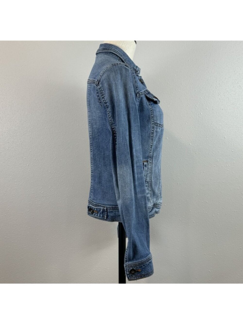 Merona Jean Jacket Womens Size XS Blue Denim Button Up Collared 4 Pockets Casual - Picture 4 of 13